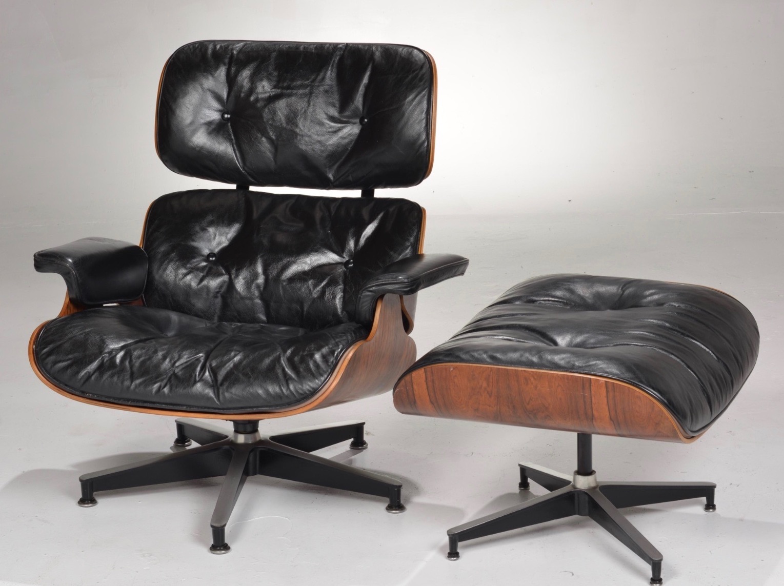 When To Buy An Eames Chair Original VS Replica + Know The Difference